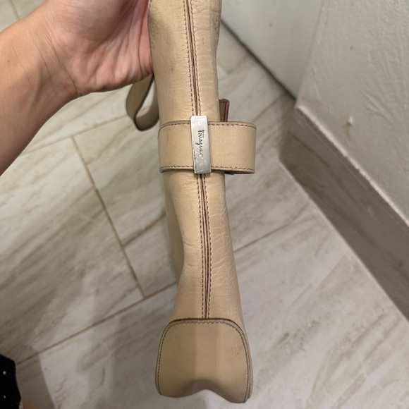Ferragamo Leather Shoulder Bag - Picture 8 of 16